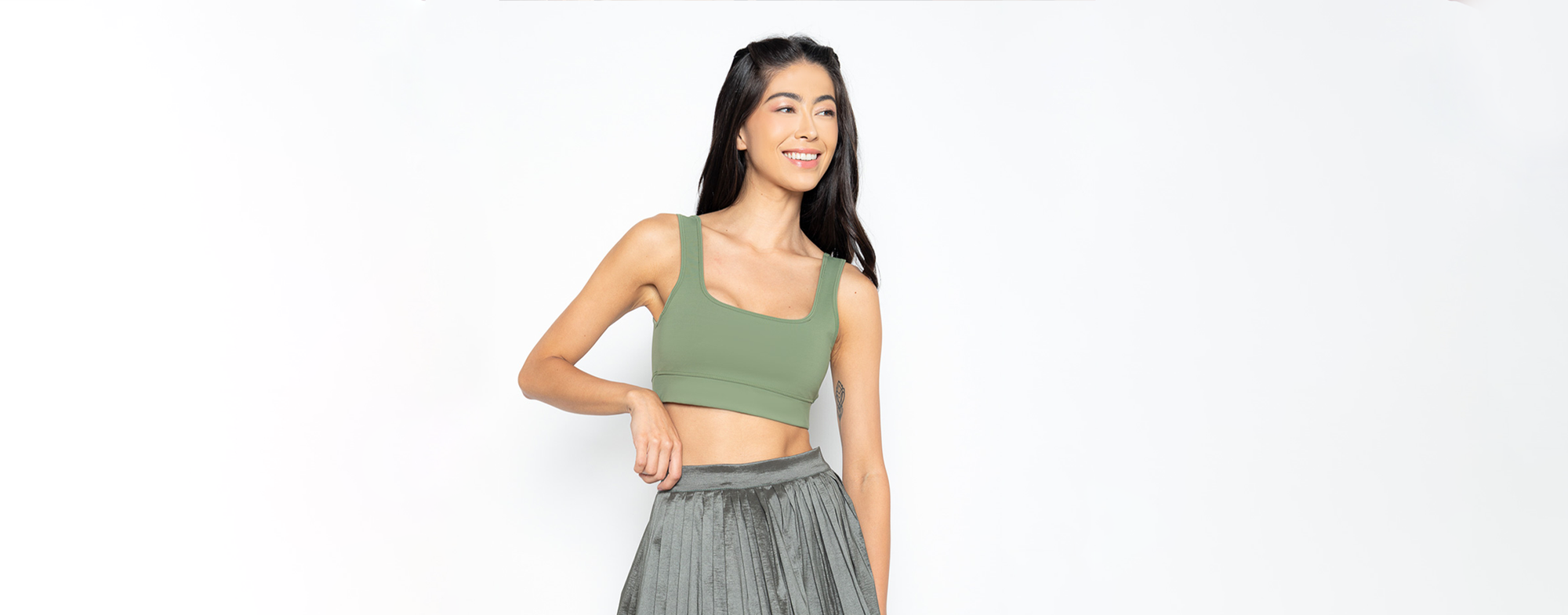 4-Motivos-para-Adicionar-o-Top-ao-Seu-Guarda-Roupa-Diário ROWA STORE