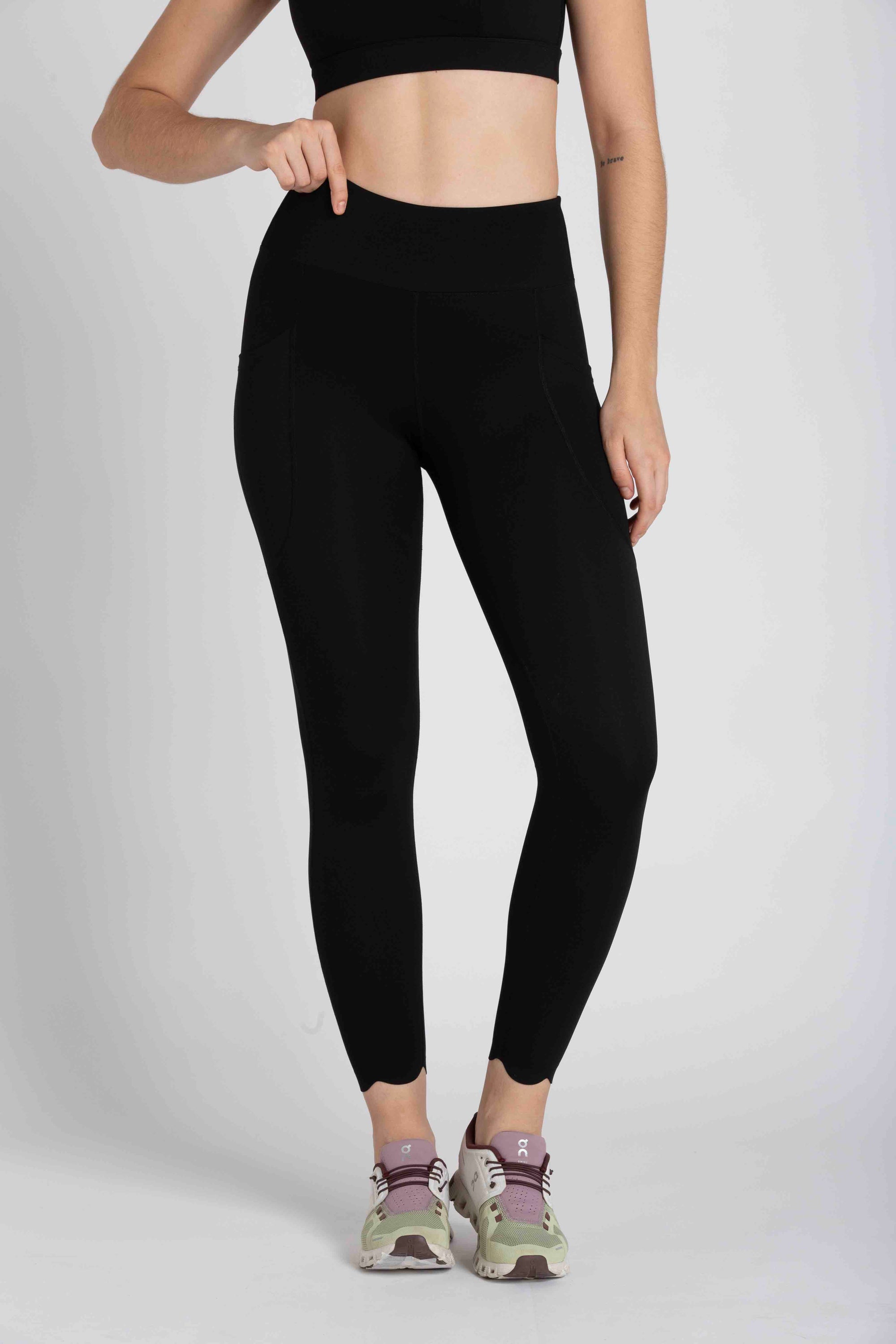 HEART LEGGINGS WITH SIDE POCKET - BLACK