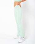 Calça Legging Flare Keh - Oliva