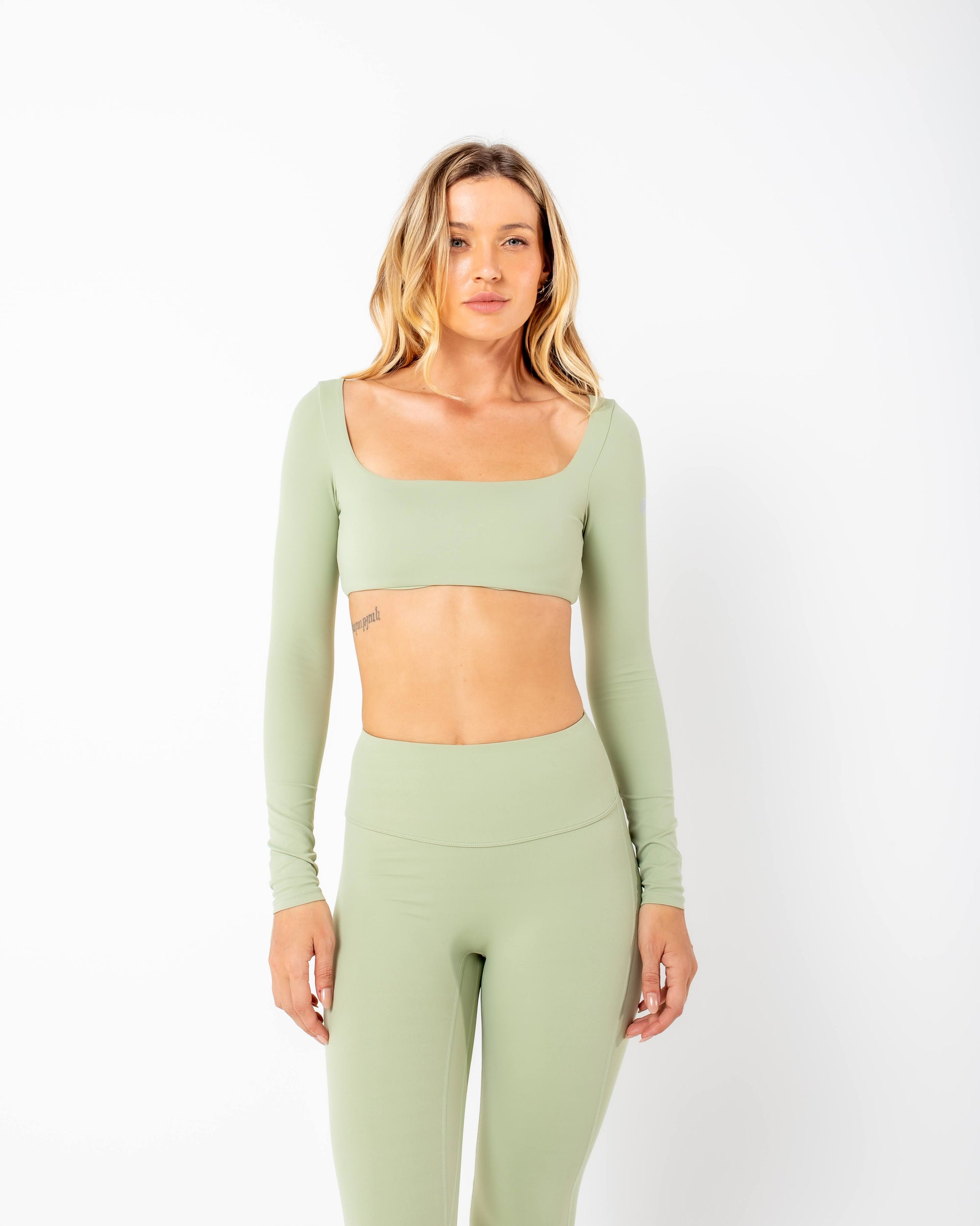 Cropped De Manga Longa Star - Oliva