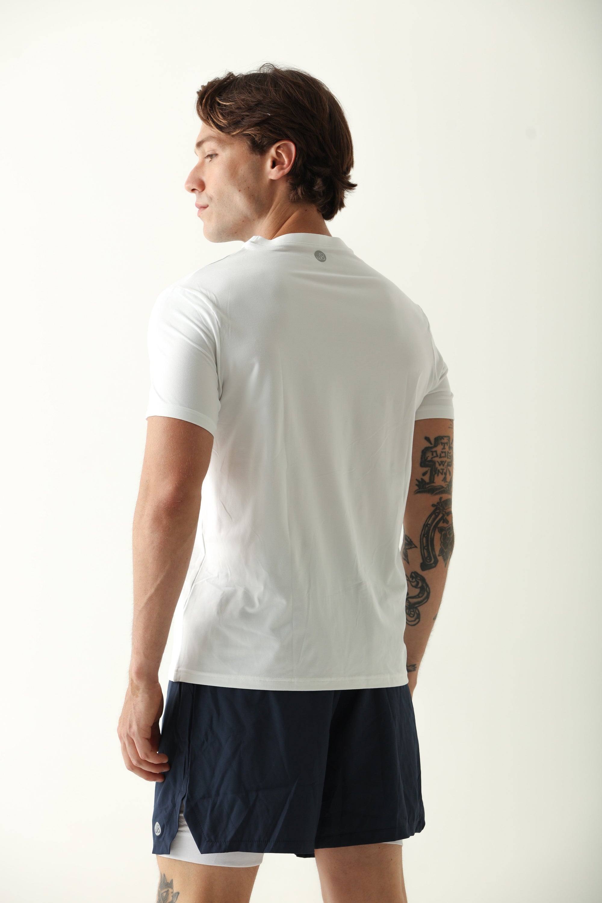 Camiseta Masculina Gola V - Branco ROWA STORE DI8