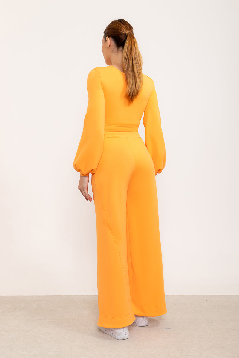 Calça flare Entusiasmo de cintura alta com bolsos laterais e tecido tecnológico - Laranja Citrus ROWA DROP2