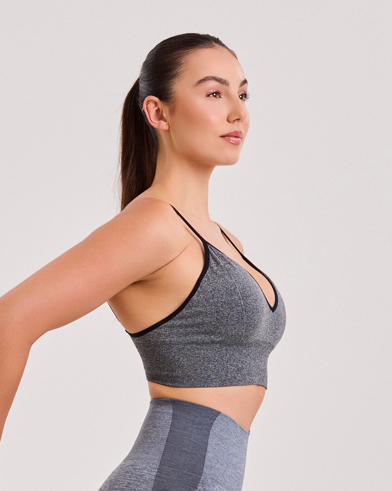 Top Seamless Juju IV - Cinza Escuro ROWA STORE DI10