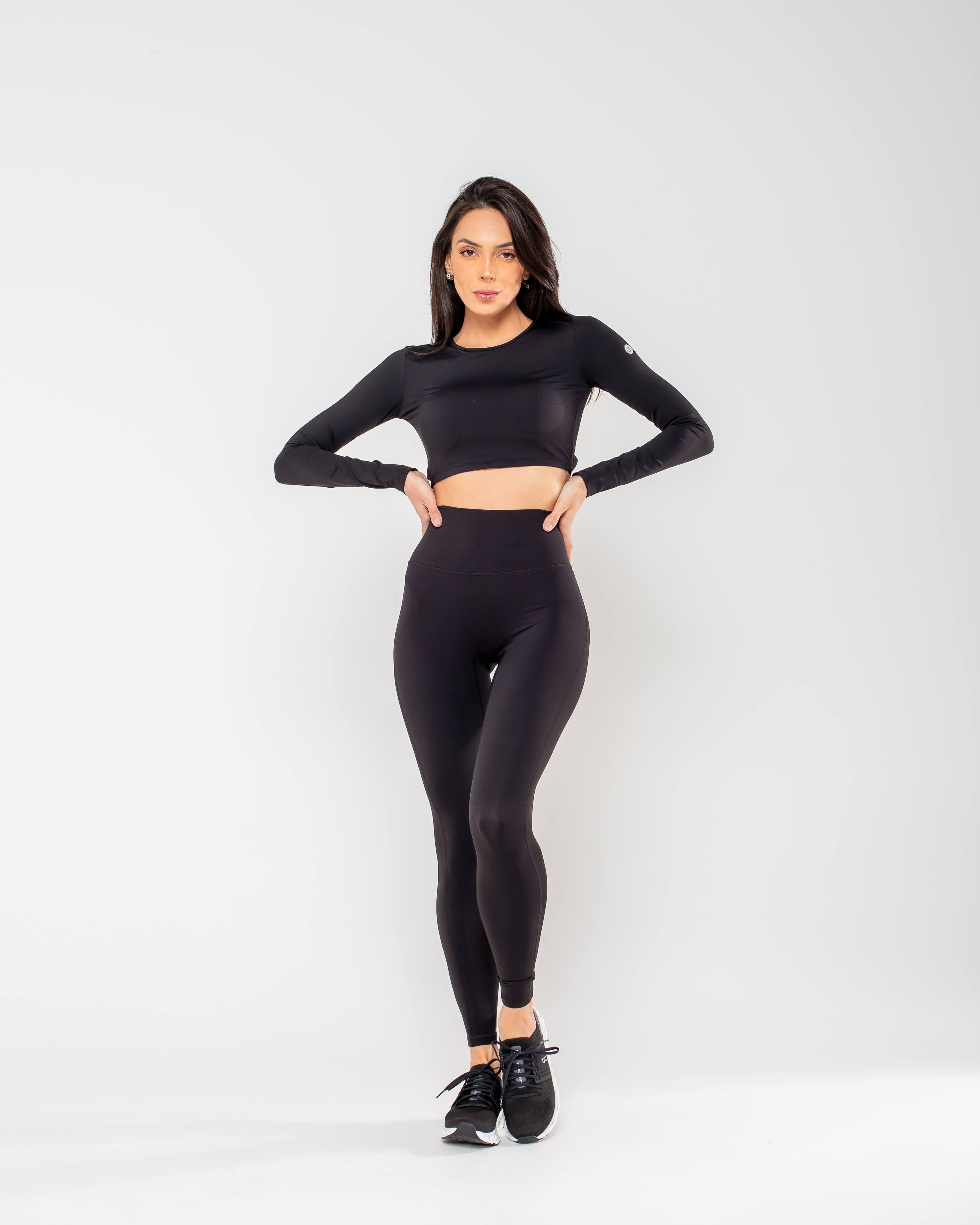 Cropped de Manga Longa Aura - Preto