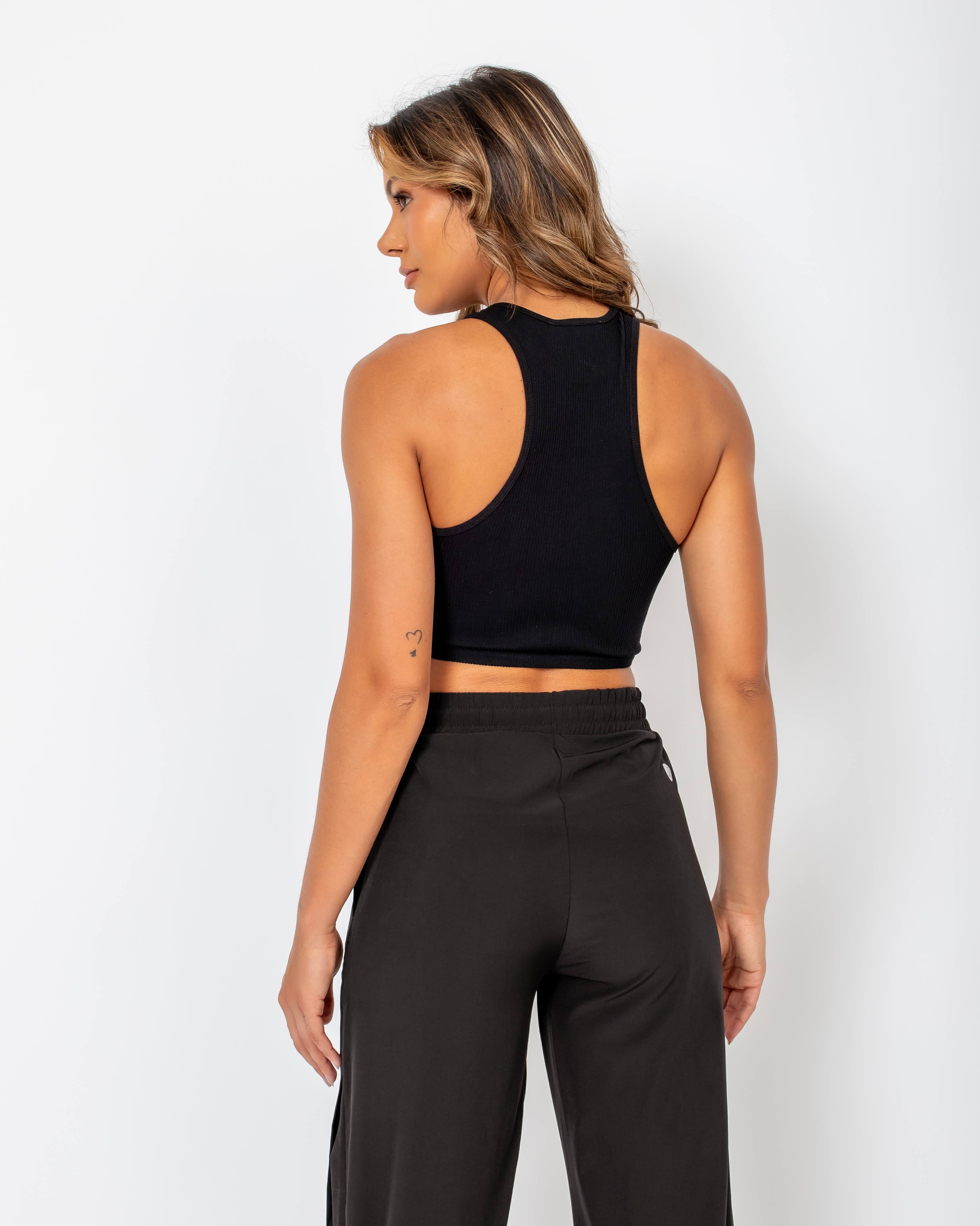 Regata Cropped Canelada Juju - Preto