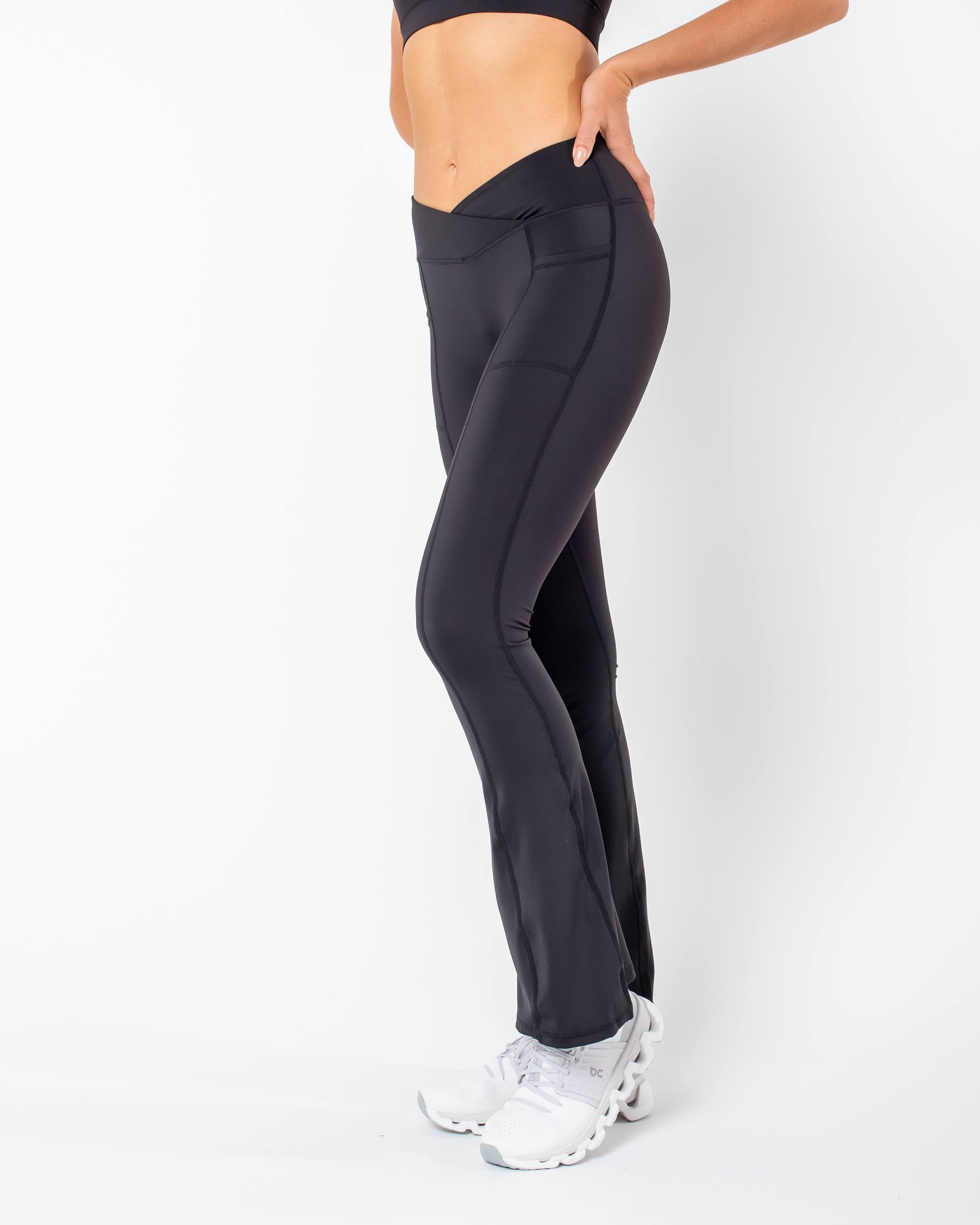 CALÇA LEGGING FLARE KEH - PRETO