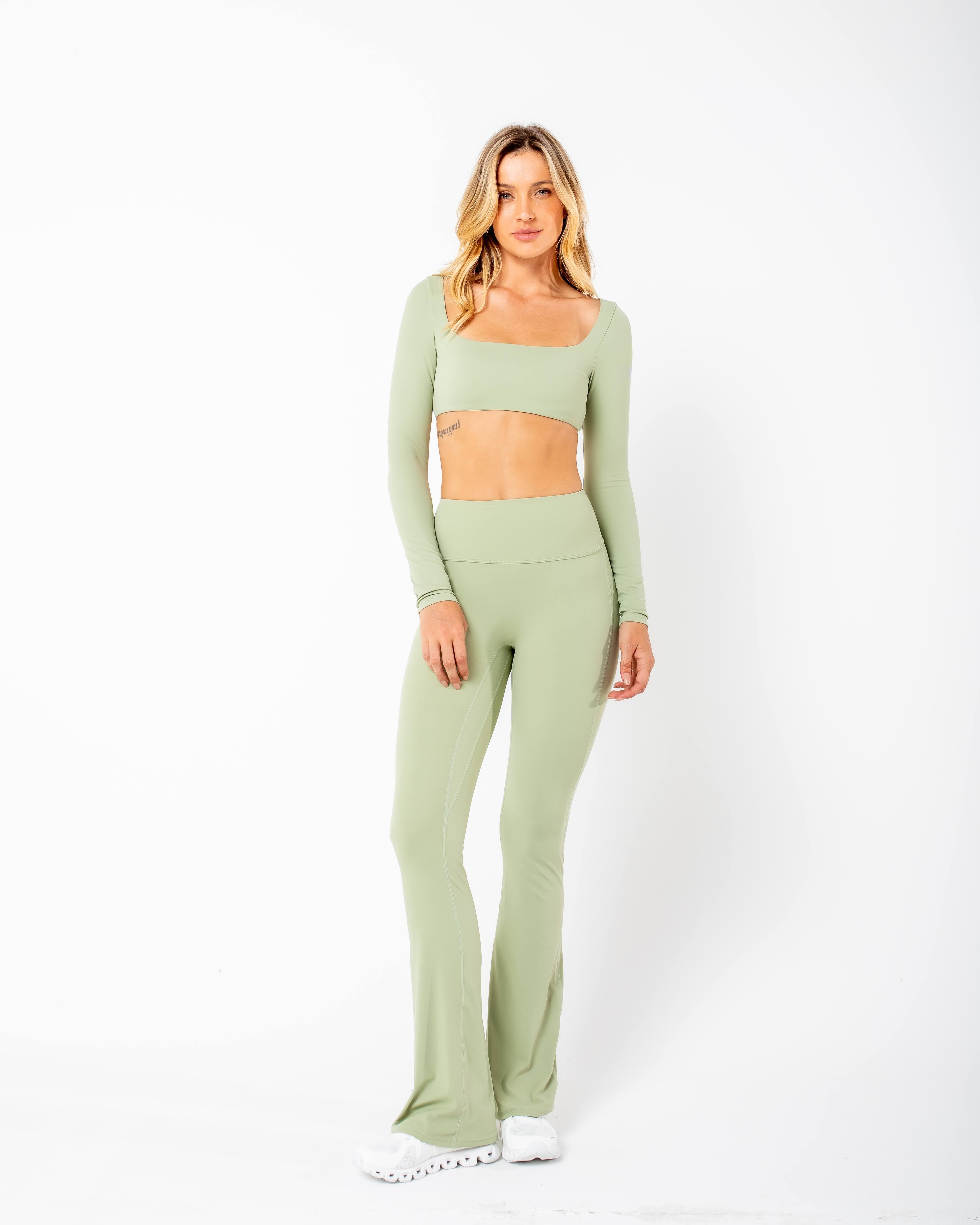 CALÇA LEGGING FLARE STAR - OLIVA