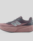 Tênis New Balance FuelCell Rebel V5 Feminino - Grafite | Rose Velho