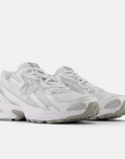 Tênis New Balance NB 740 Unissex - Branco | Prata