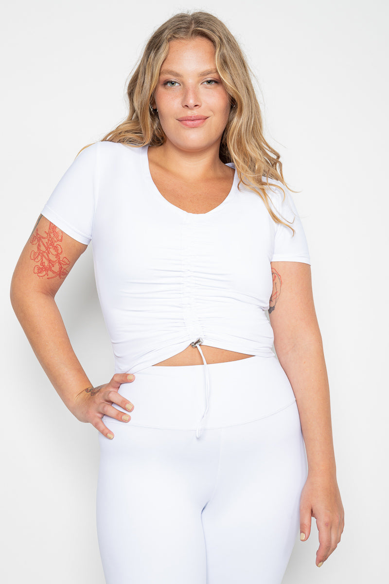 Blusa cropped Alegria franzida comprotecao UV